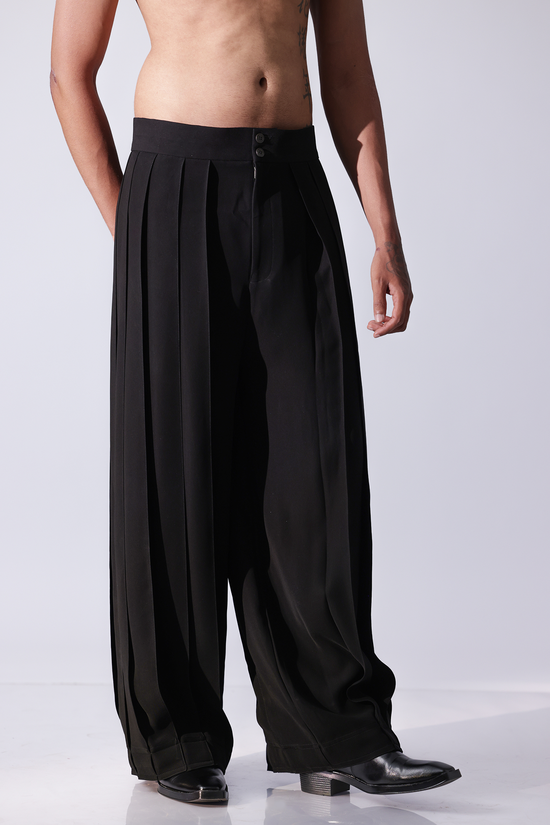 Black Cupro pleated Pants