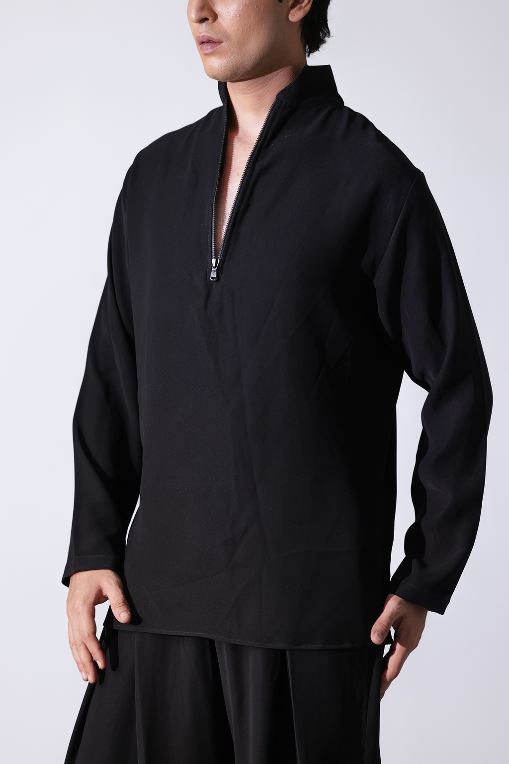 Black t Shirt style shirt with zipper detailing