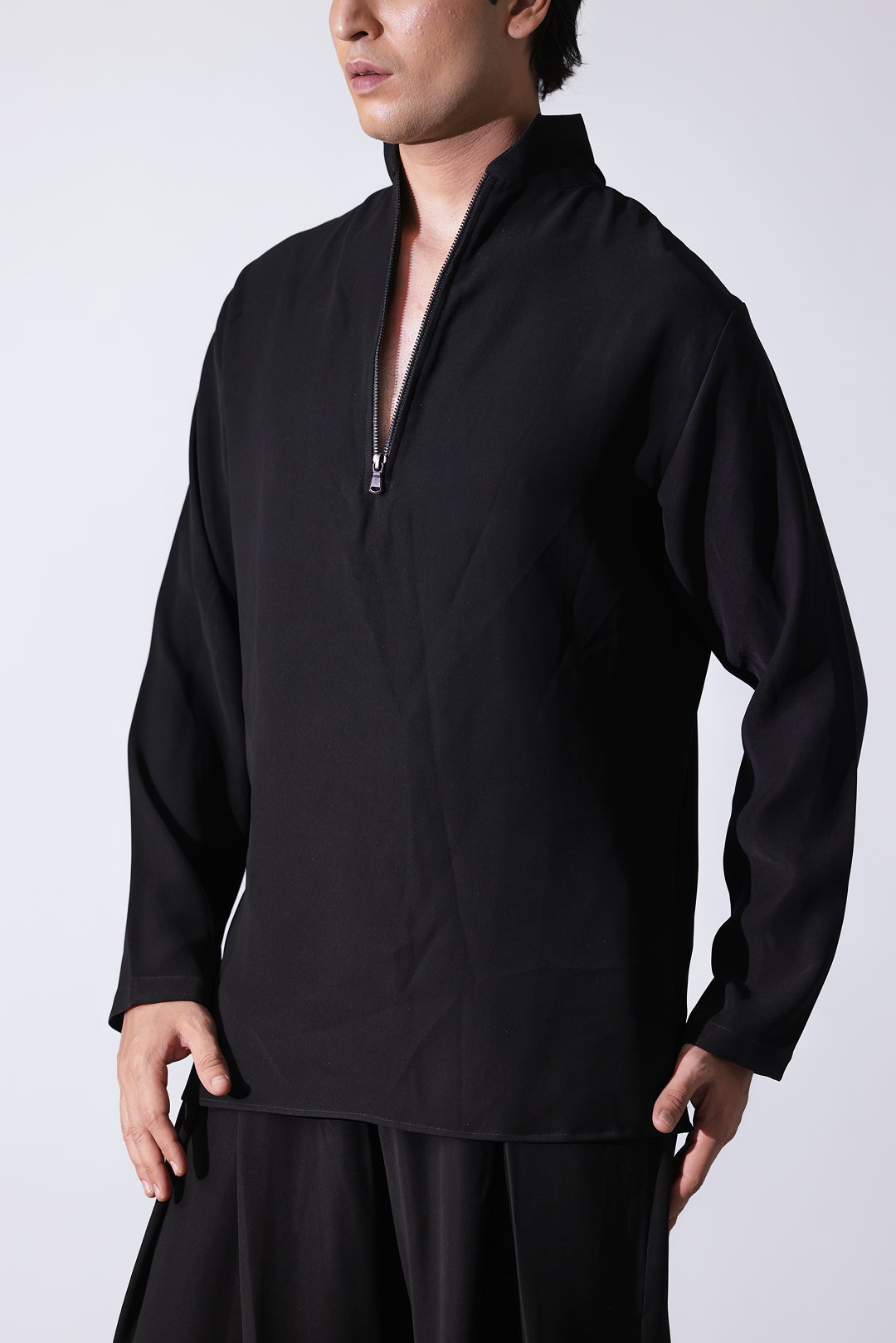Black t Shirt style shirt with zipper detailing