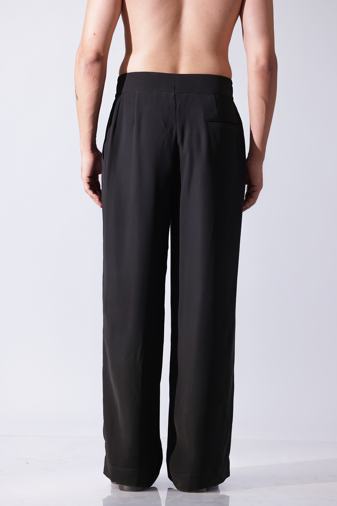 Black overlap pleated pants