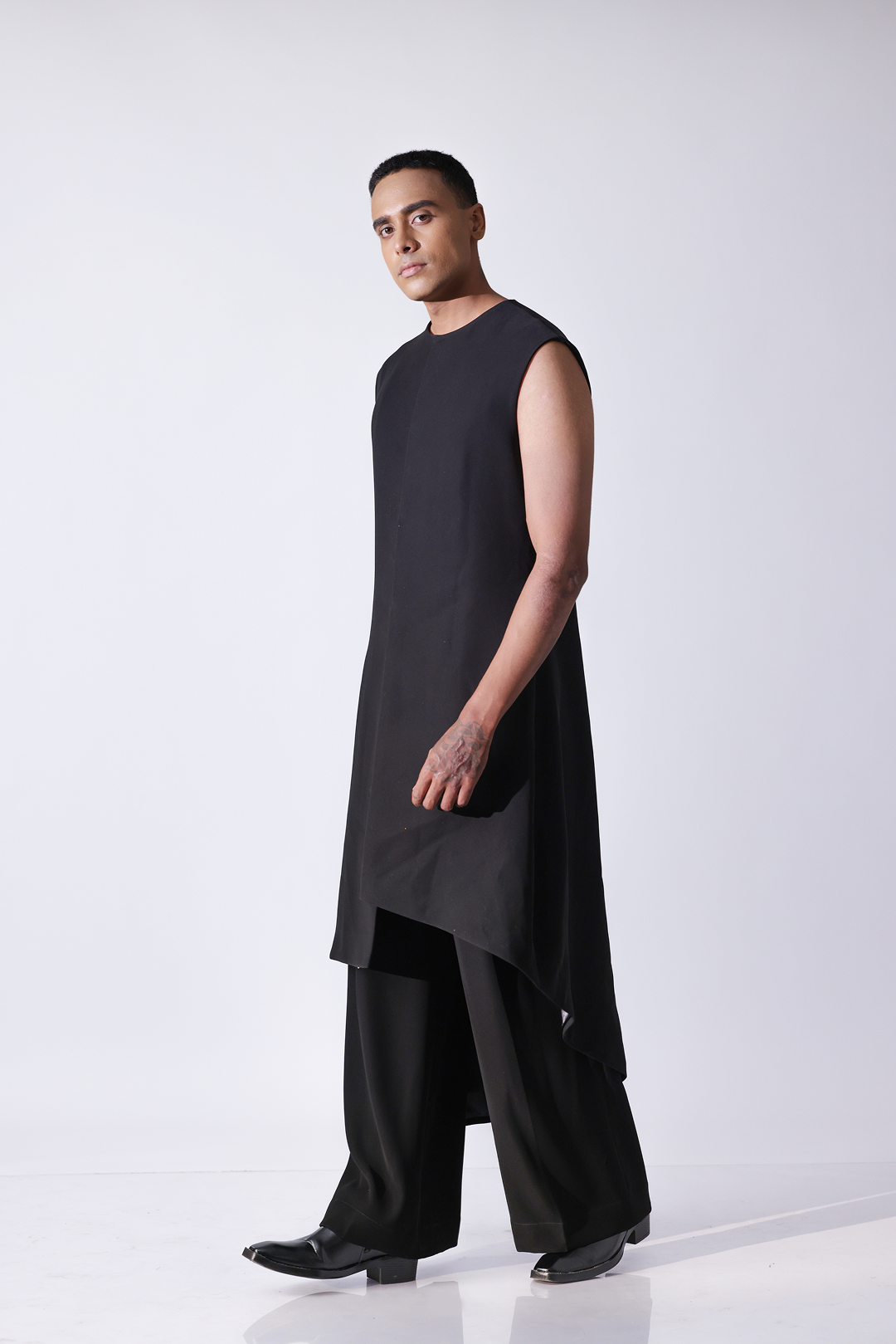 LONG BANDI - Round neck long bandi with asymetrical hem