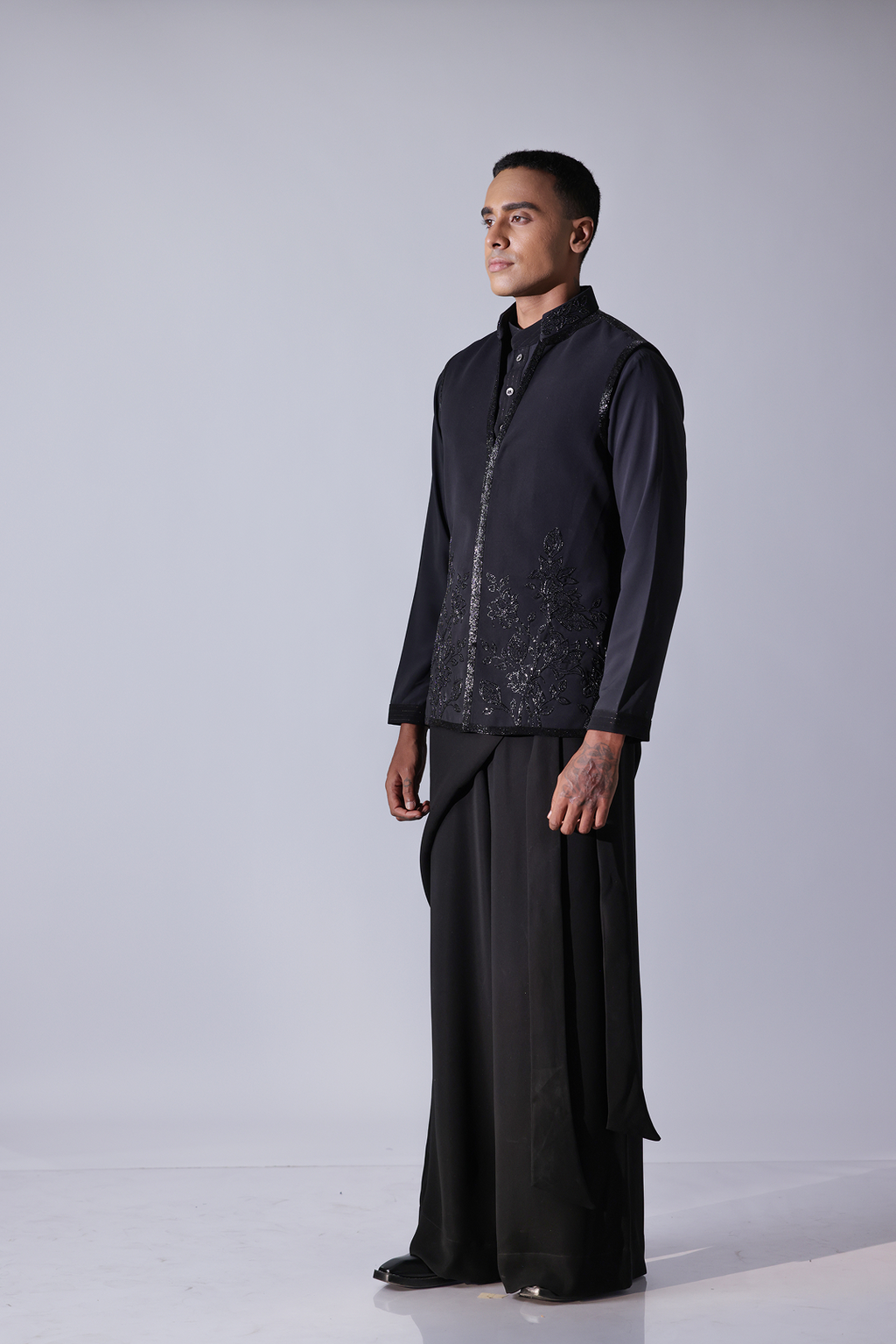 Black bandi with floral beads emboidery