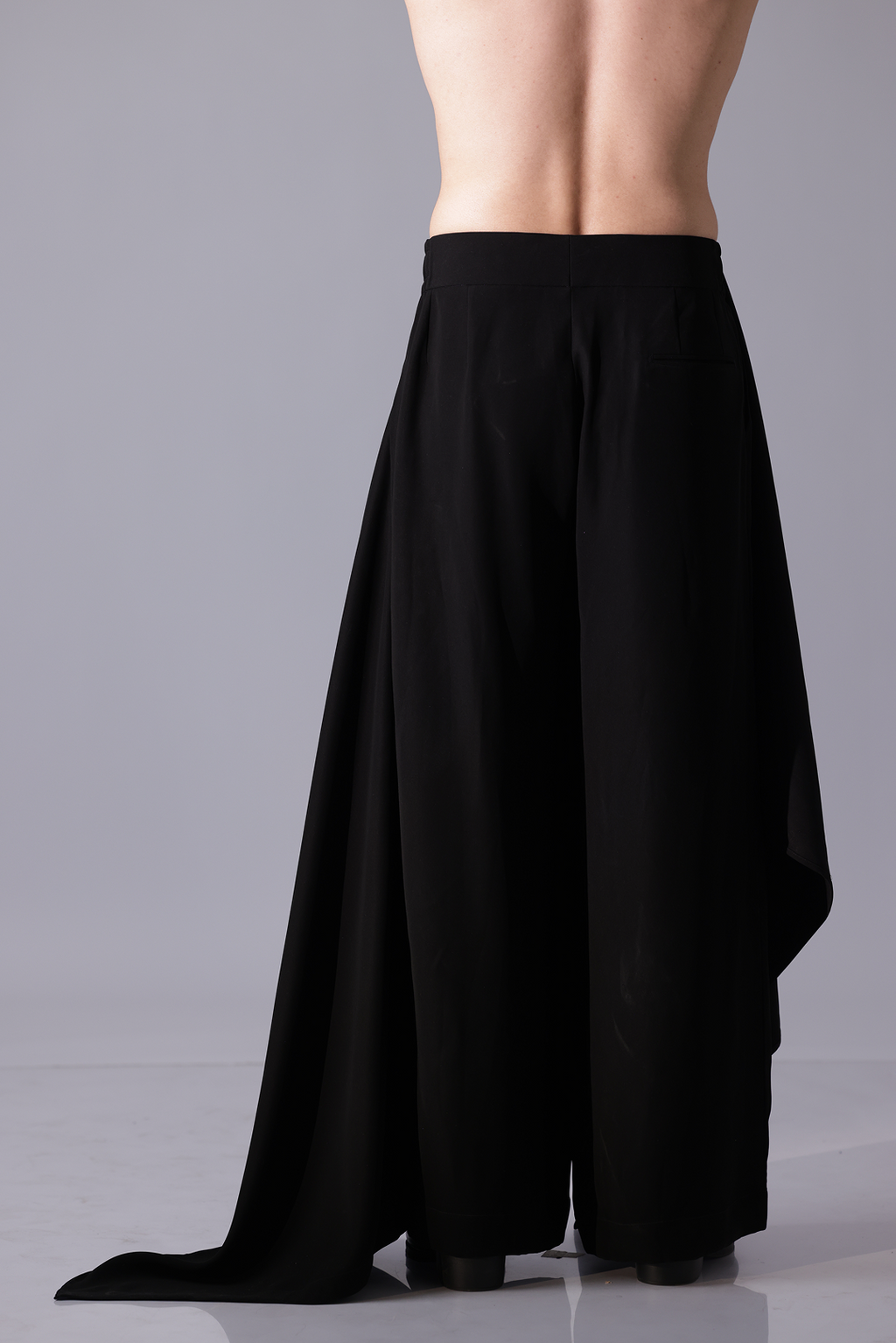 Black pants with drpape allover front