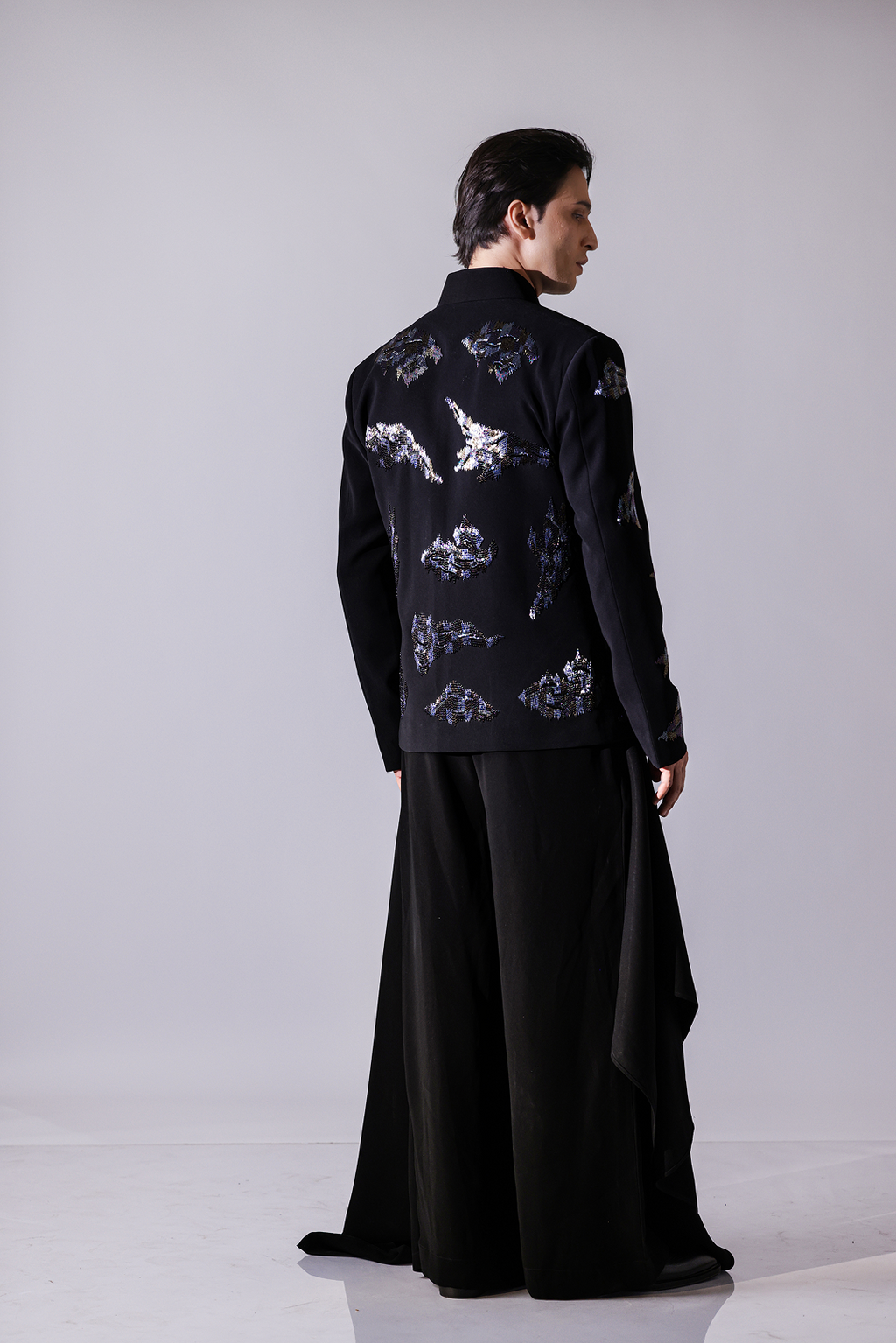 COAT - Black zipper bandgala with iridescent embroidery motifs