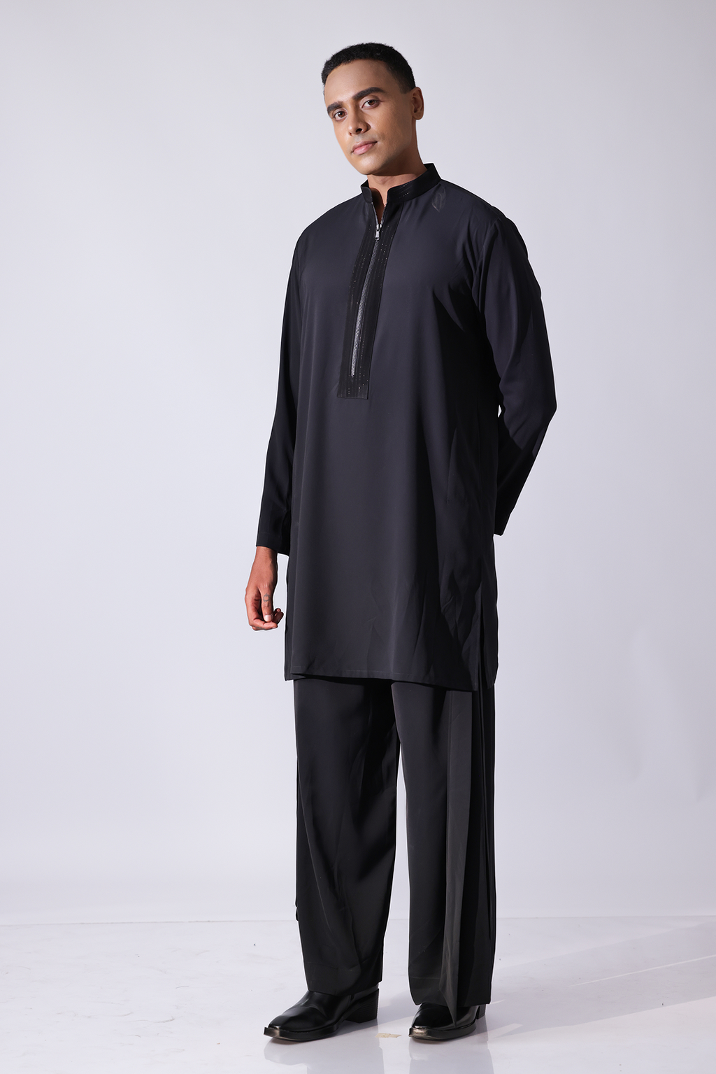 SHERWANI - Black Button-hidden classic sherwani