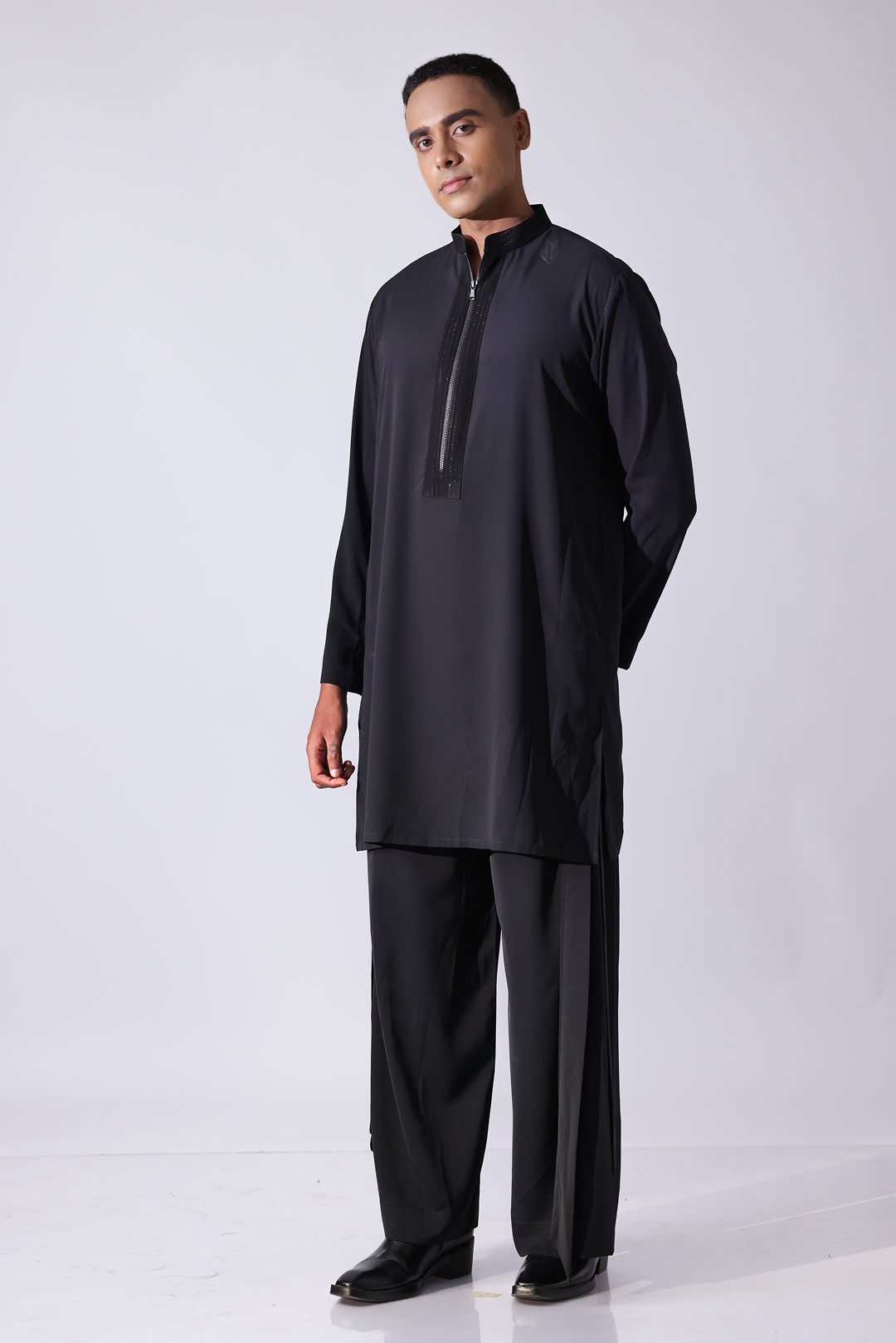SHERWANI - Black Button-hidden classic sherwani
