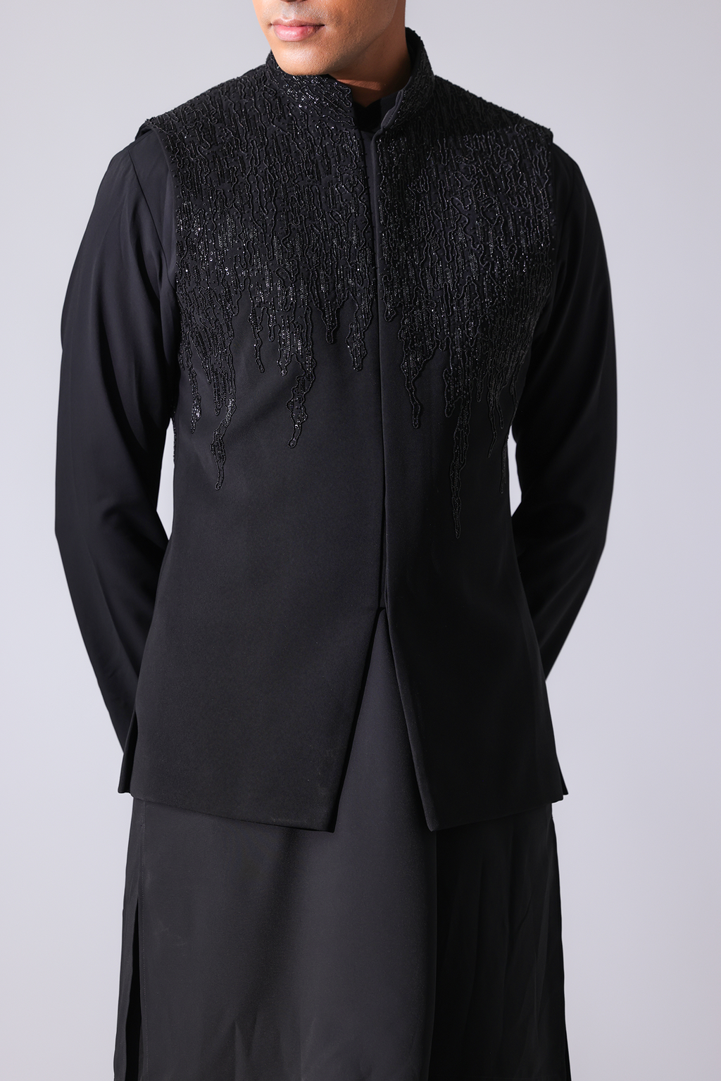 BANDI - Black button-hidden bandi jacket with tonal abstract bead em