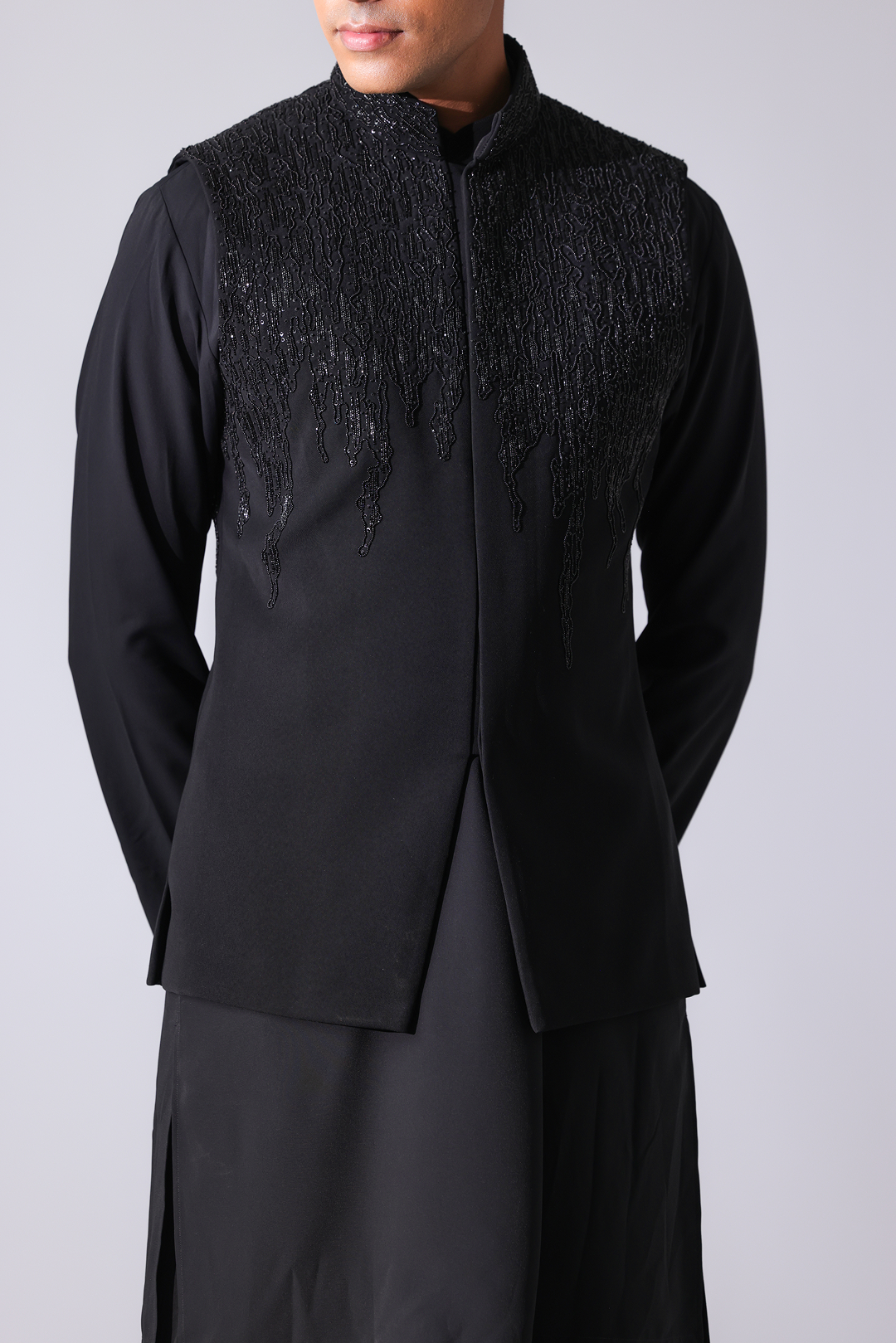 BANDI - Black button-hidden bandi jacket with tonal abstract bead em