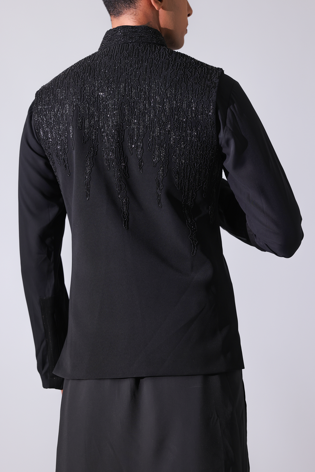 BANDI - Black button-hidden bandi jacket with tonal abstract bead em